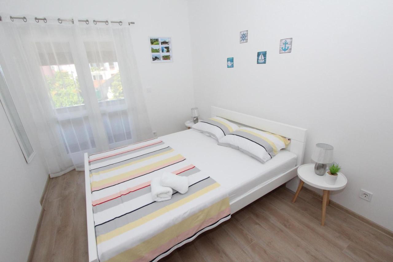 Apartments Eni Rovinj Bagian luar foto